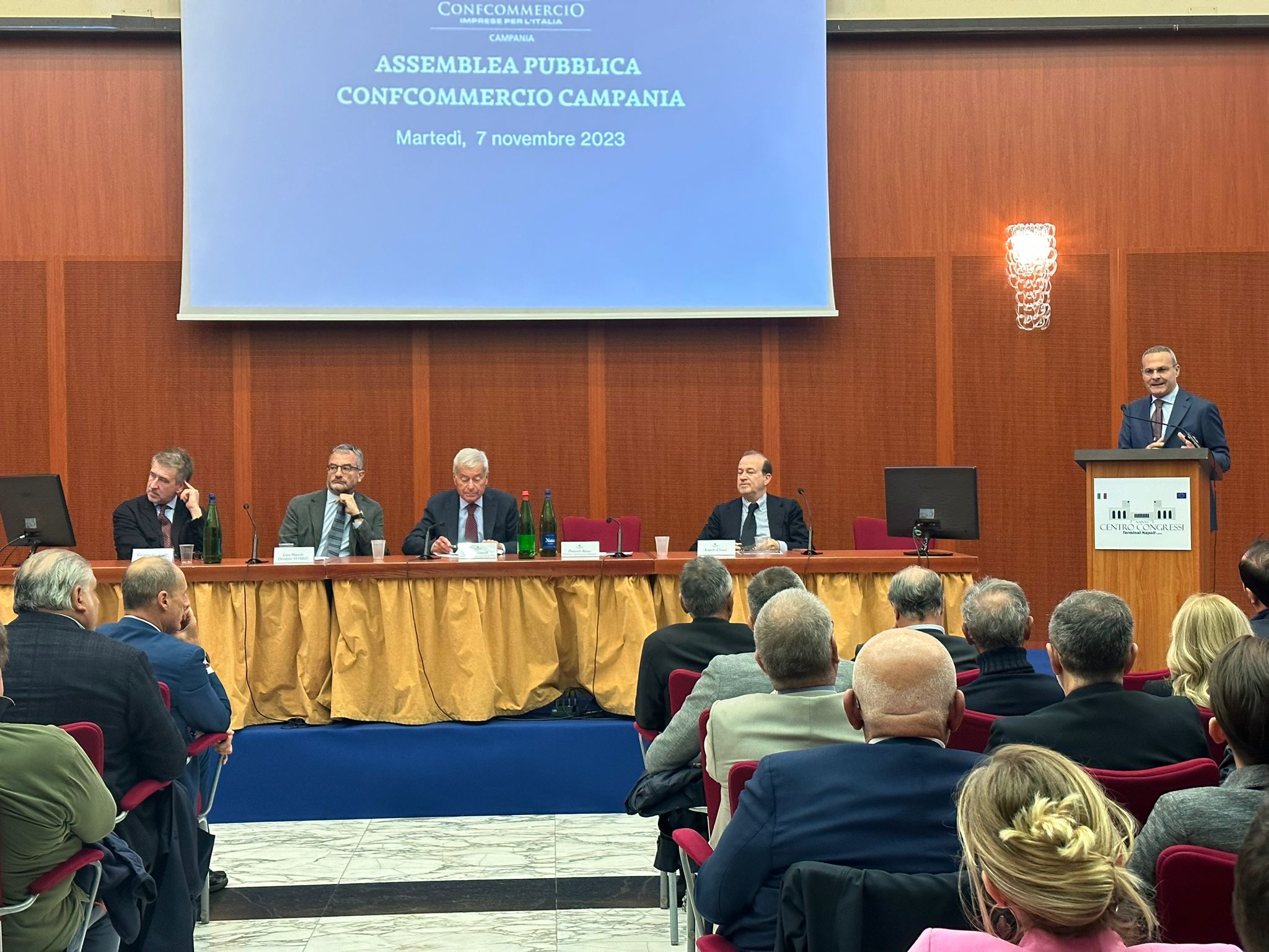 ASSEMBLEA PUBBLICA CONFCOMMERCIO CAMPANIA: “SERVIZI E TERZIARIO MOTORI DELL’ECONOMIA REGIONALE”