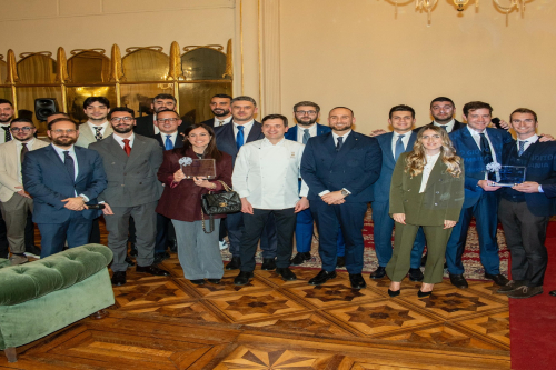 N𝐚𝐩𝐨𝐥𝐢, P𝐫𝐞𝐦𝐢𝐨 G𝐢𝐨𝐯𝐚𝐧𝐢 I𝐦𝐩𝐫𝐞𝐧𝐝𝐢𝐭𝐨𝐫𝐢 𝐝𝐢 C𝐨𝐧𝐟𝐜𝐨𝐦𝐦𝐞𝐫𝐜𝐢𝐨 C𝐚𝐦𝐩𝐚𝐧𝐢𝐚: 𝐩𝐫𝐞𝐦𝐢𝐚𝐭𝐞 𝟏𝟐 𝐞𝐜𝐜𝐞𝐥𝐥𝐞𝐧𝐳𝐞
