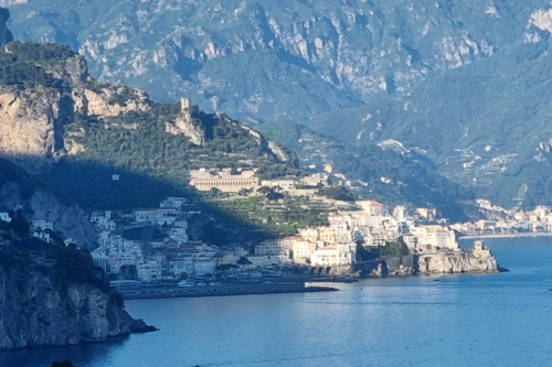 AMALFI, CONFCOMMERCIO INCONTRA “CASA COMUNE”: AL CENTRO COMMERCIO, MOBILITÀ E FUTURO DELLA CITTÀ