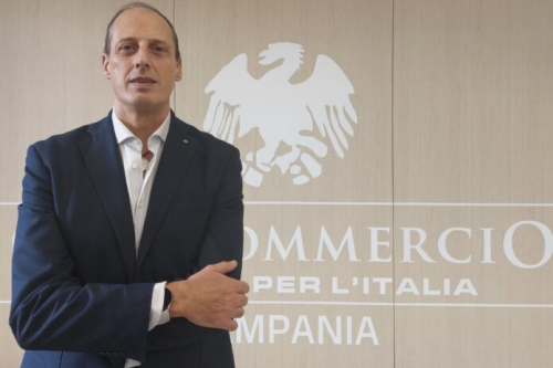 Confcommercio Napoli boccia la nuova ordinanza su Piazza Bellini: “Così si penalizzano imprese e città”
